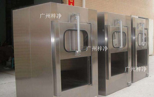 傳遞窗廣泛應(yīng)用于微細(xì)科技、生物實驗室、制藥廠、醫(yī)院、食品加工業(yè)、LCD、電子廠等等一切需要空氣凈化的場所。