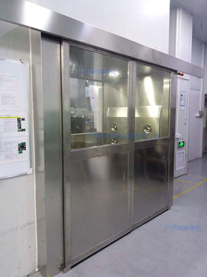 全自動感應風淋室在無塵車間的生產環境中 全自動感應風淋室在無塵車間的生產環境中