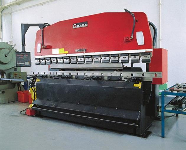 FFU空氣凈化設備采用進口AMADA數控折彎機 FFU空氣凈化設備采用進口AMADA數控折彎機