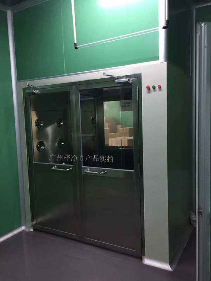 不間斷通行風(fēng)淋室門的設(shè)置(電子聯(lián)鎖,過(guò)濾器)