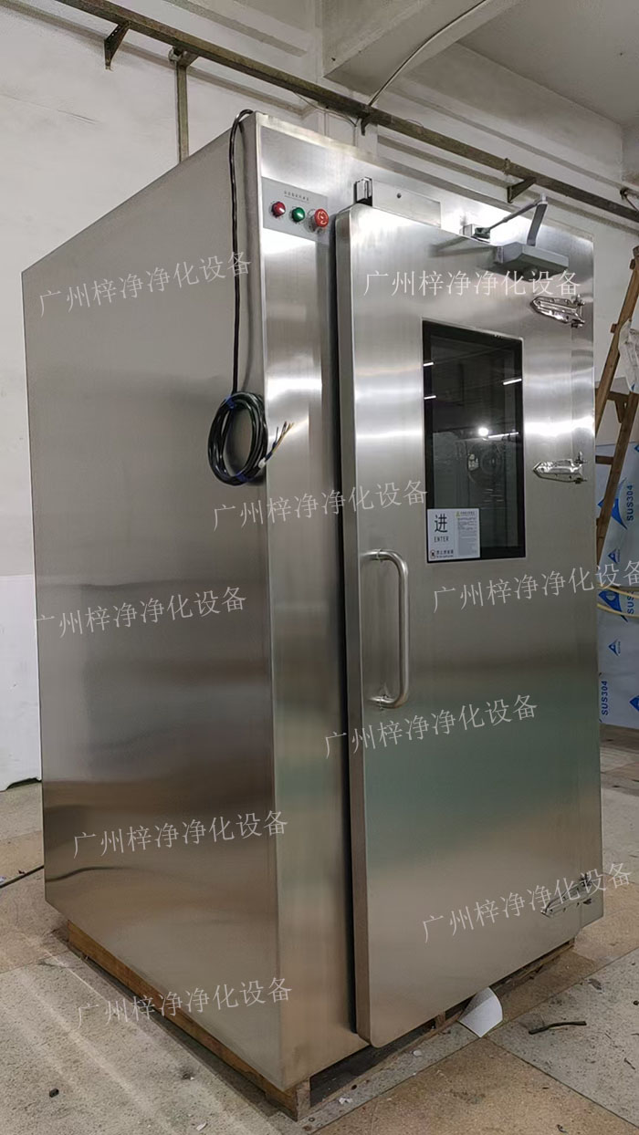  高端滿焊接風(fēng)淋室的詳細(xì)介紹