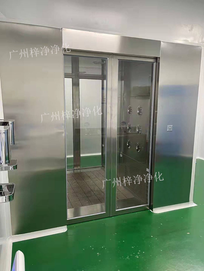 外置自動門風淋室和內(nèi)置自動門風淋室的區(qū)別